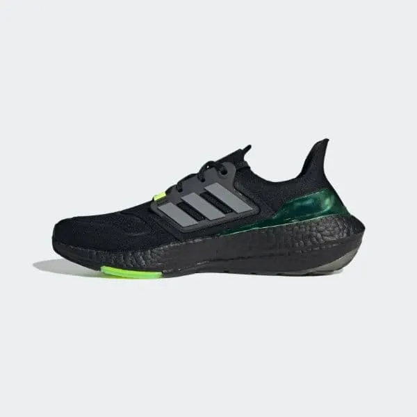    22  Adidas ULTRABOOST 22 FTW M GX5917