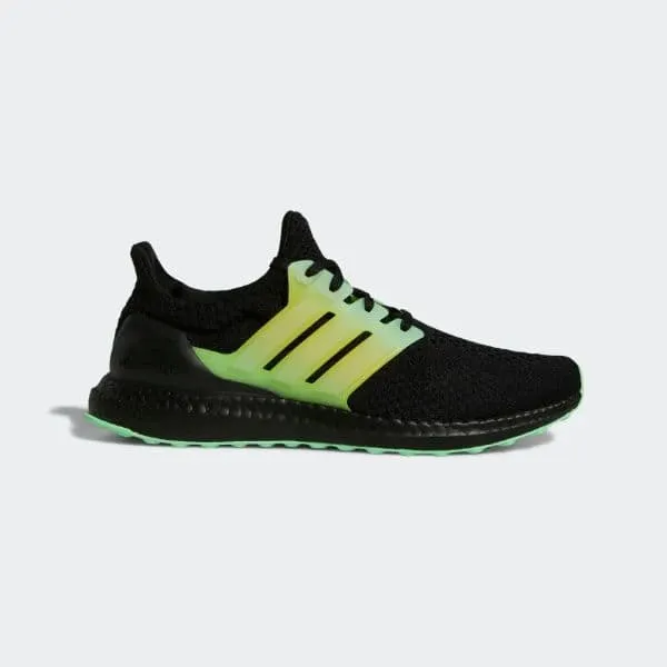     22     Adidas ULTRABOOST 5.0 DNA FTW M GV8729