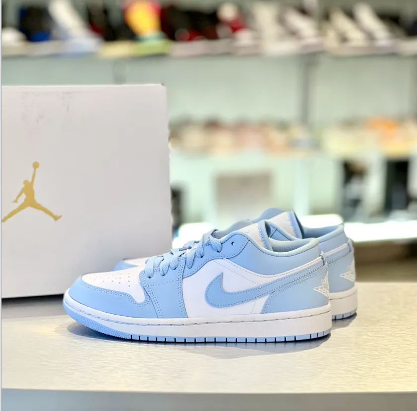 Air Jordan 1 Low Wmns Aluminium / Ice Blue 