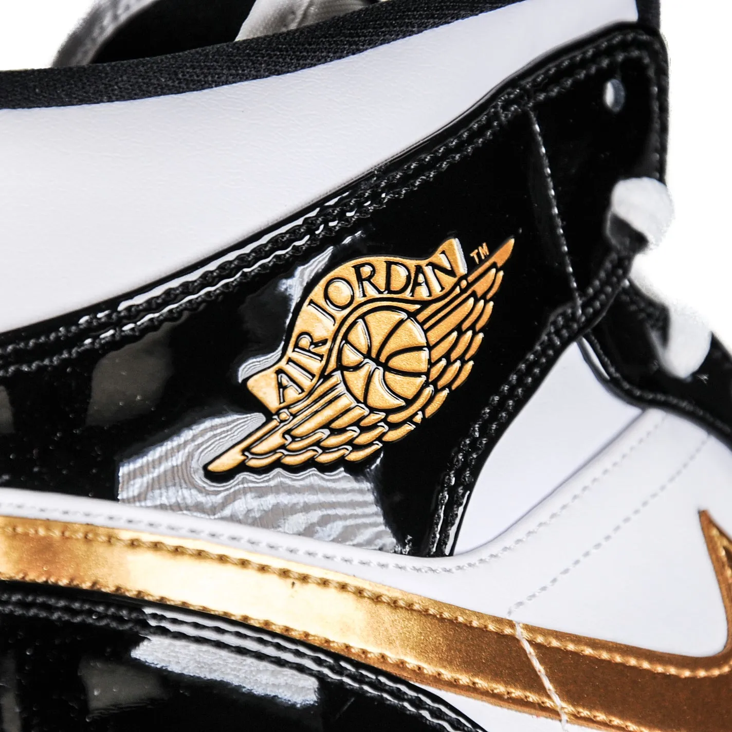 AIR JORDAN 1 MID PATENT BLACK WHITE GOLD