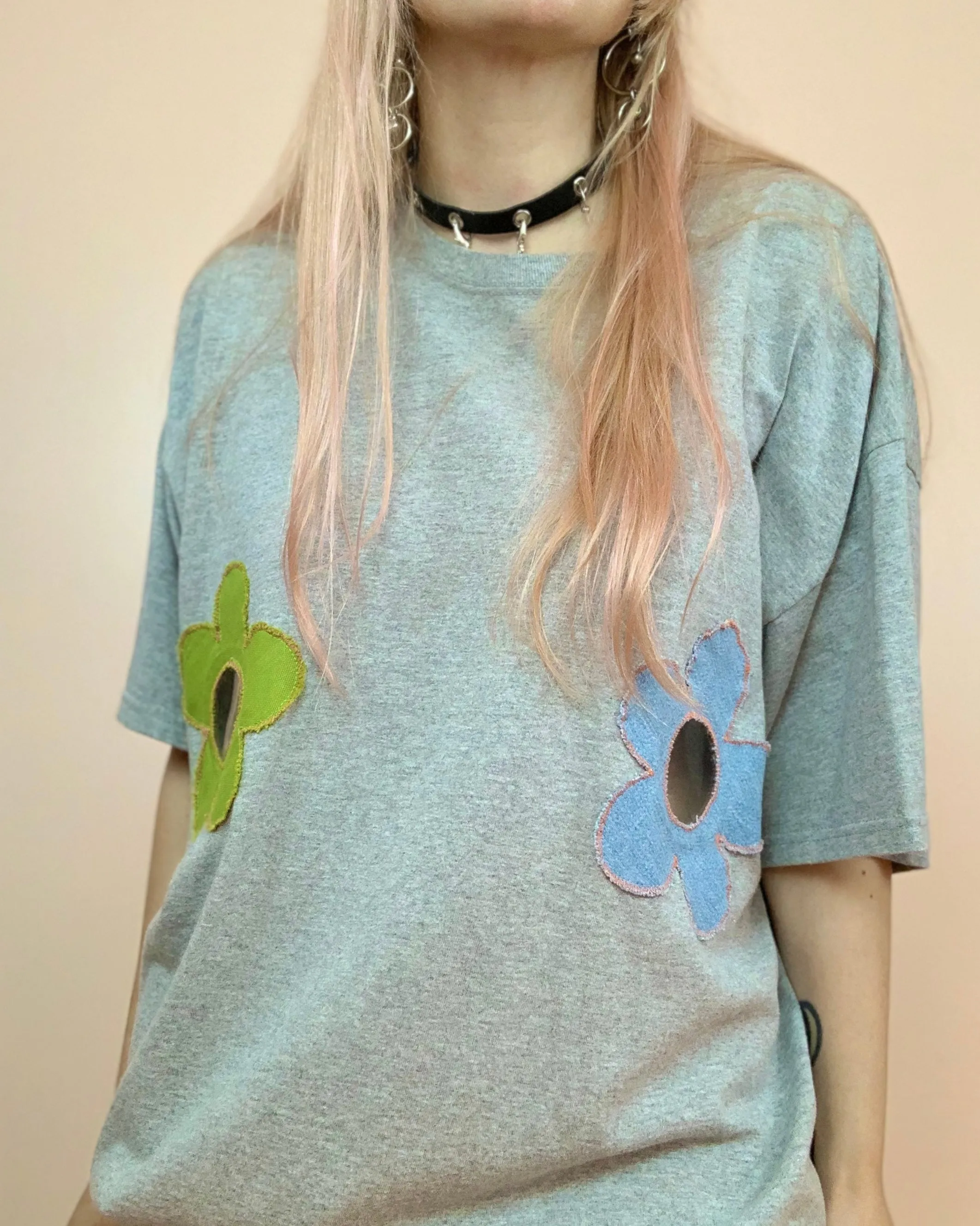 Cutout vinyl scrap flower tee