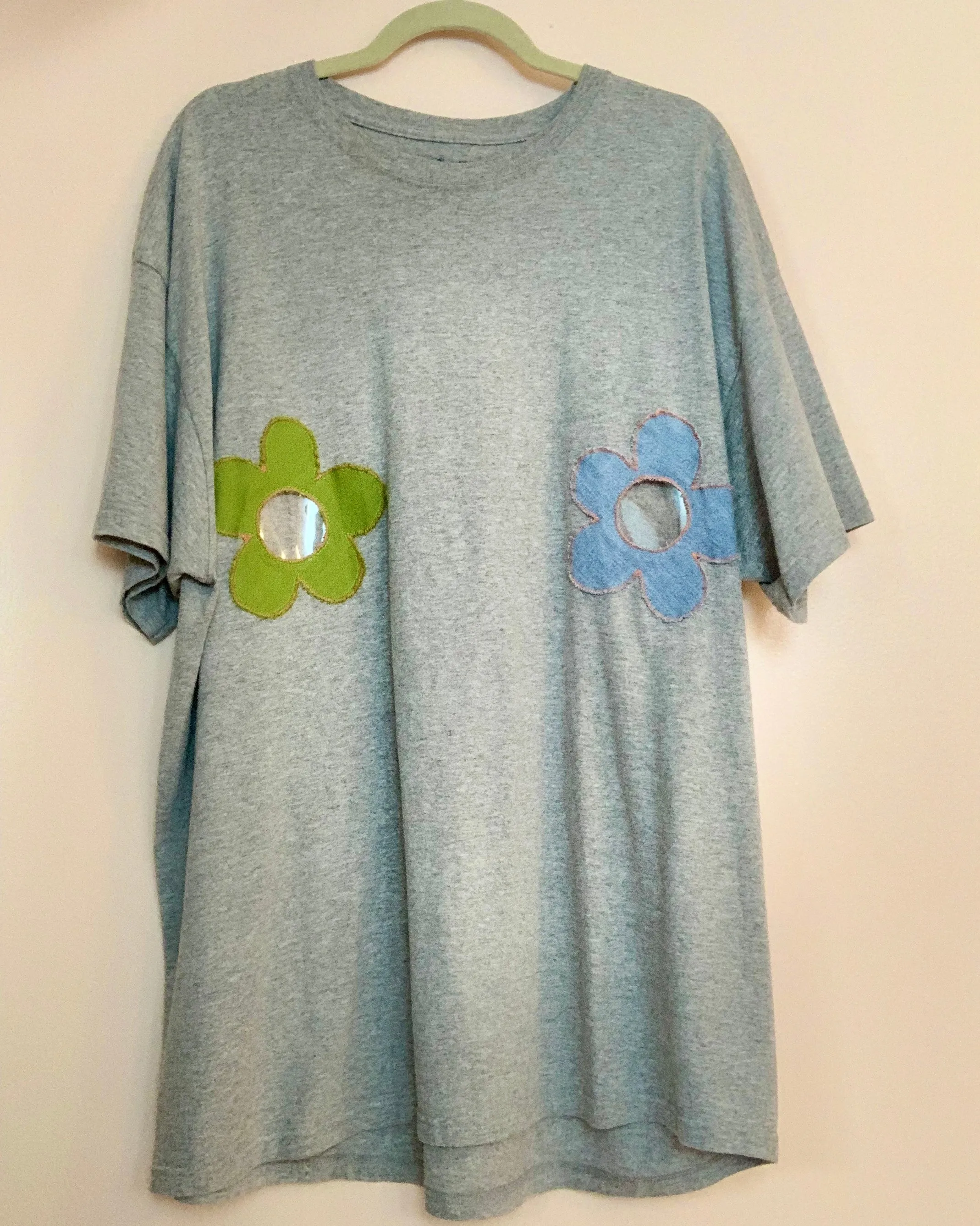 Cutout vinyl scrap flower tee