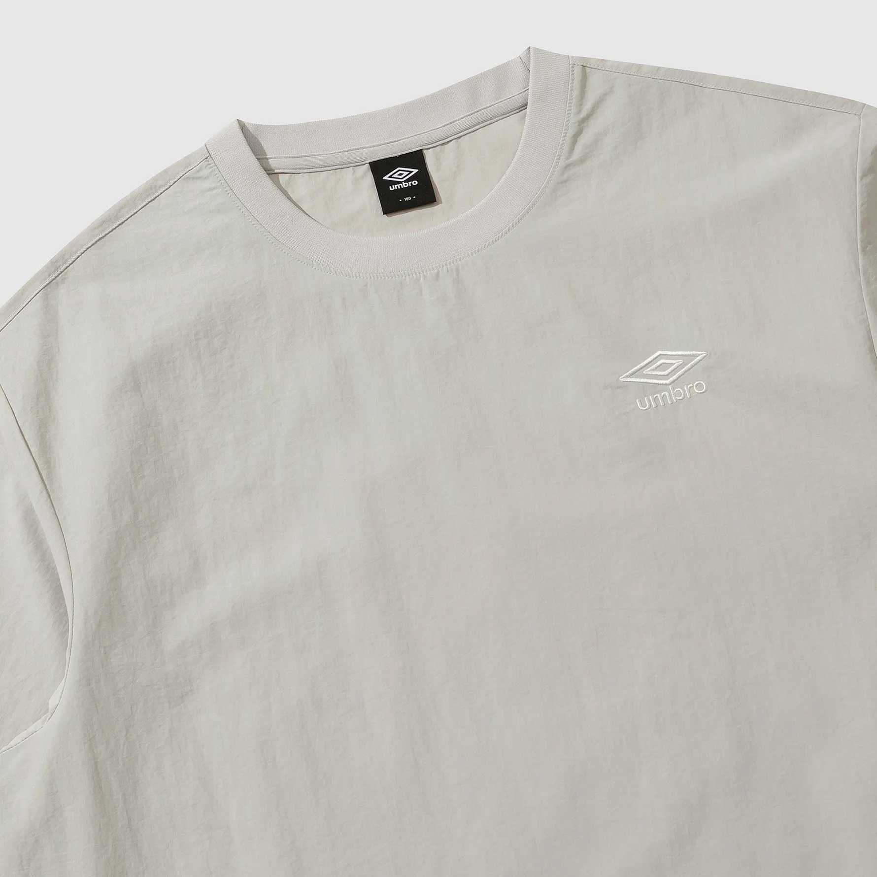 UMBRO  |Nylon U-Neck Plain Short Sleeves T-Shirts